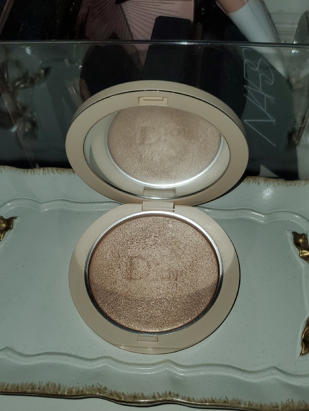 Dior Forever 01 Nude Glow Highlighter